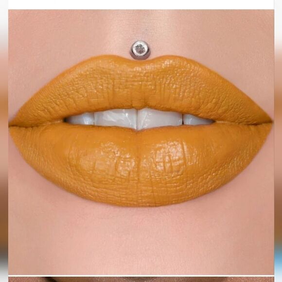 Jeffree Star Velvet Trap Lipstick - Extending the Olive Branch - Picture 1 of 2